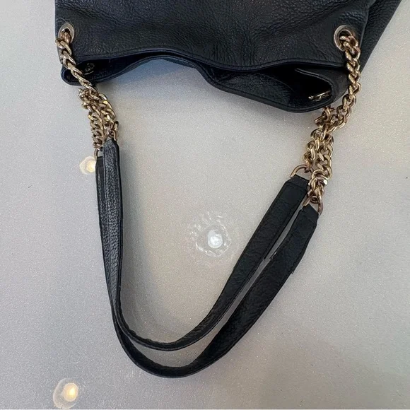 Michael Kors Jet Set Pebbled Leather
Shoulder Bag - Picture 5 of 14